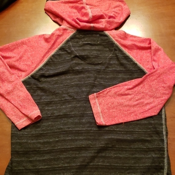 FREE Planet Hoodie Red/Black Large 6 Boys or Girls - Picture 4 of 8